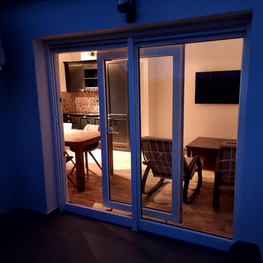 Aksa Residences Вир Екстериор снимка