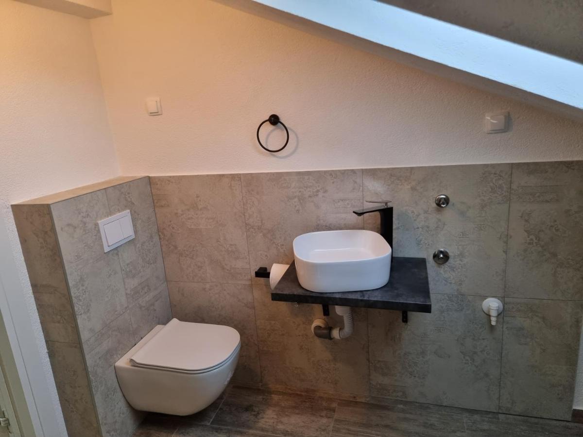 Aksa Residences Вир Екстериор снимка