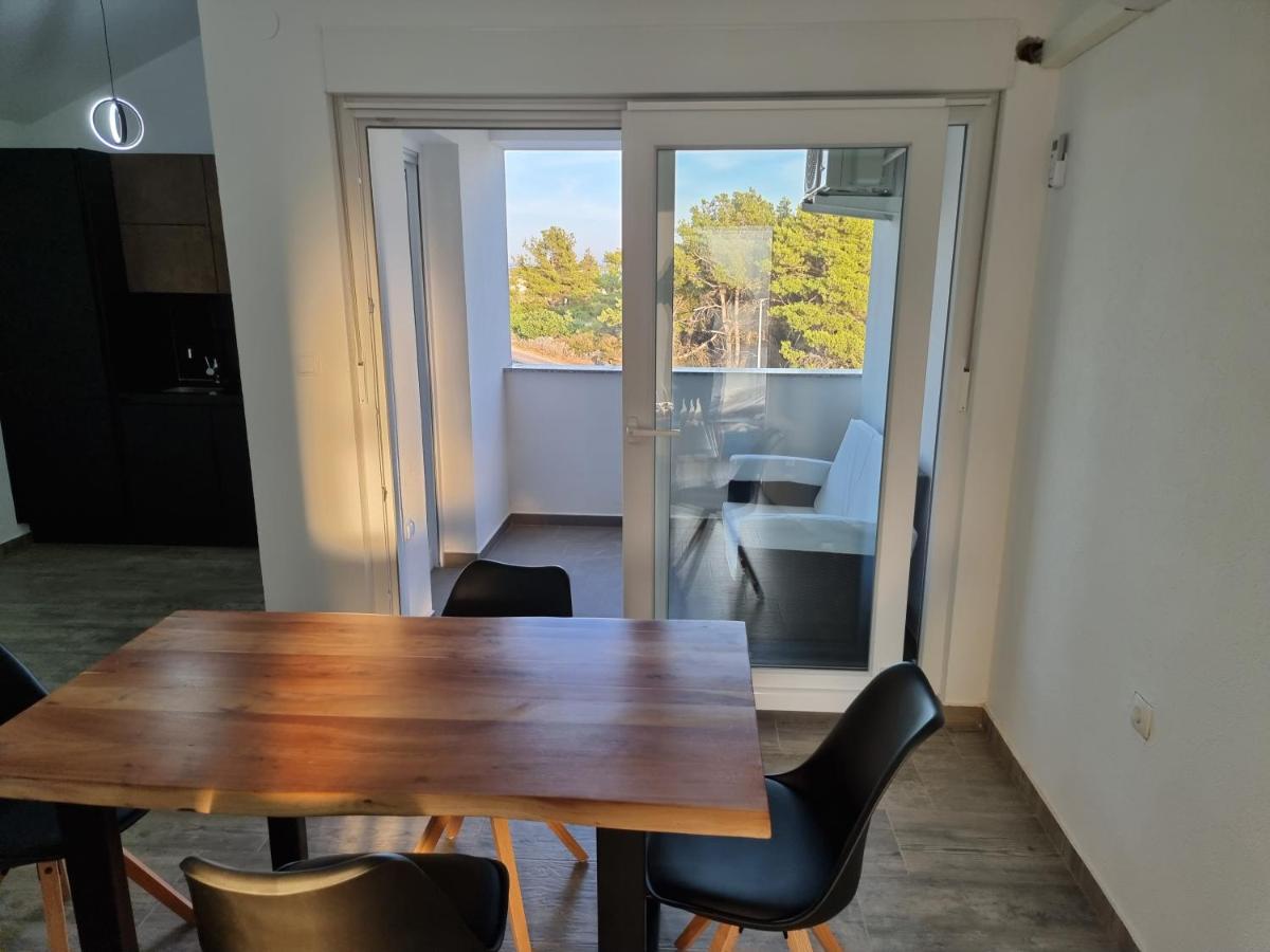 Aksa Residences Вир Екстериор снимка