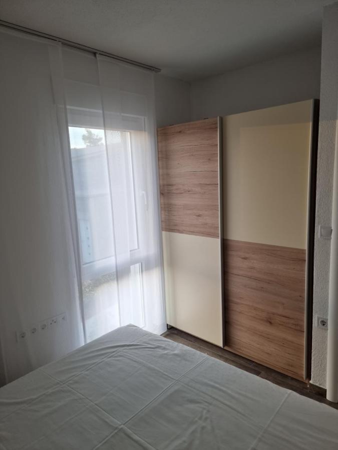 Aksa Residences Вир Екстериор снимка