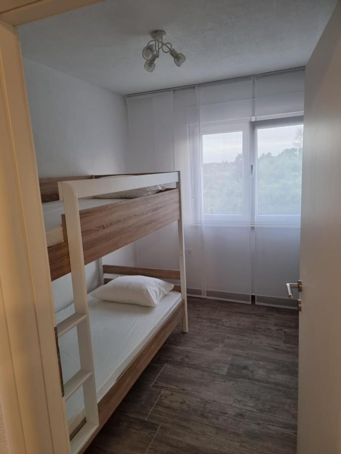 Aksa Residences Вир Екстериор снимка