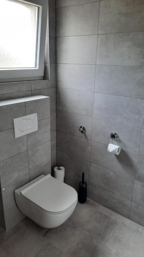 Aksa Residences Вир Екстериор снимка