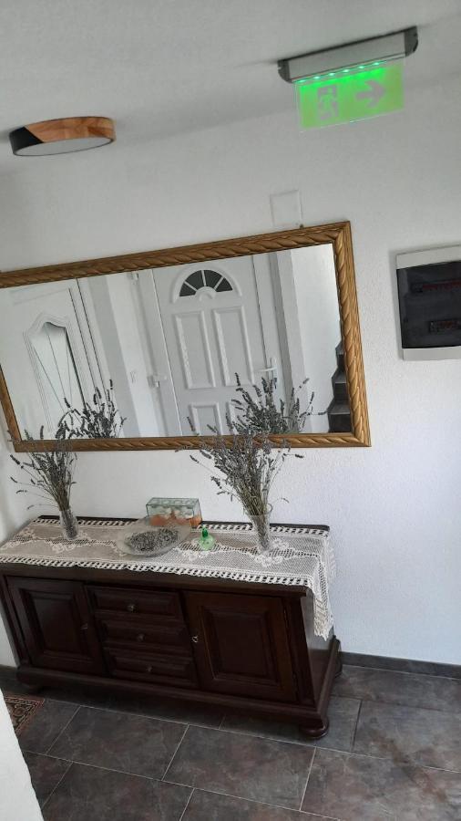 Aksa Residences Вир Екстериор снимка