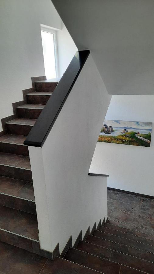 Aksa Residences Вир Екстериор снимка