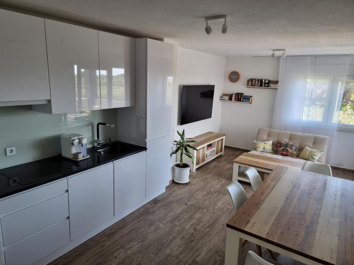 Aksa Residences Вир Екстериор снимка